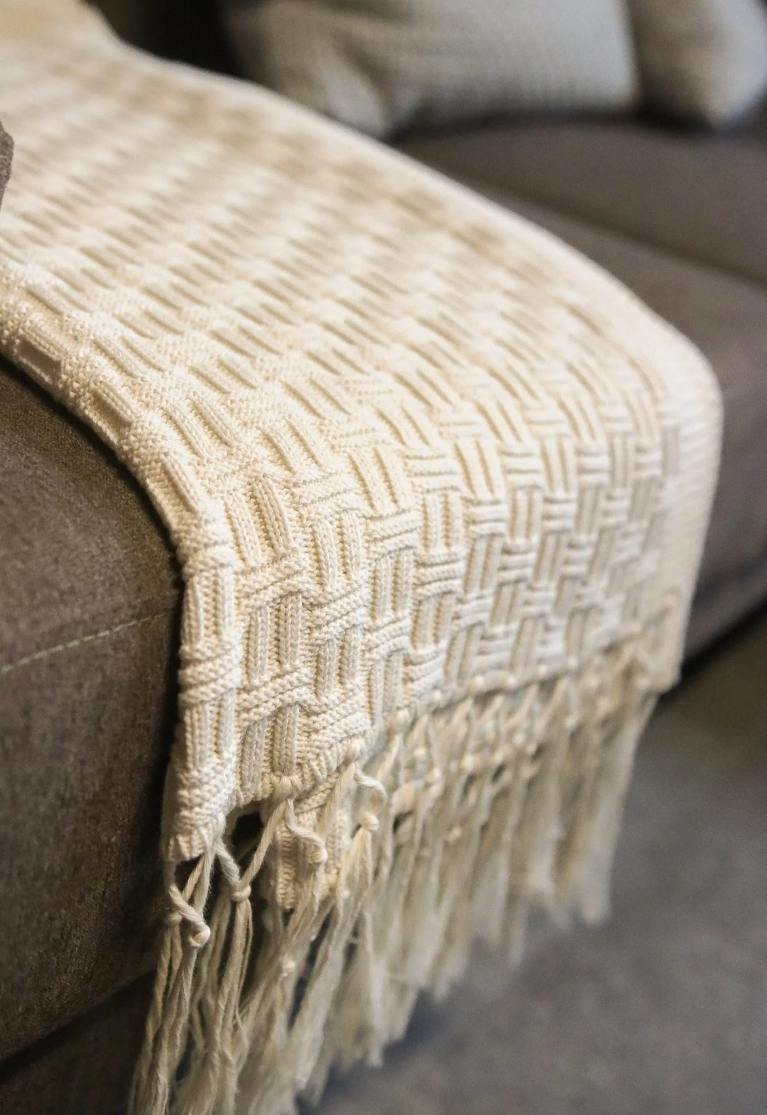 100% Organic Cotton Throw Blanket with Tassels