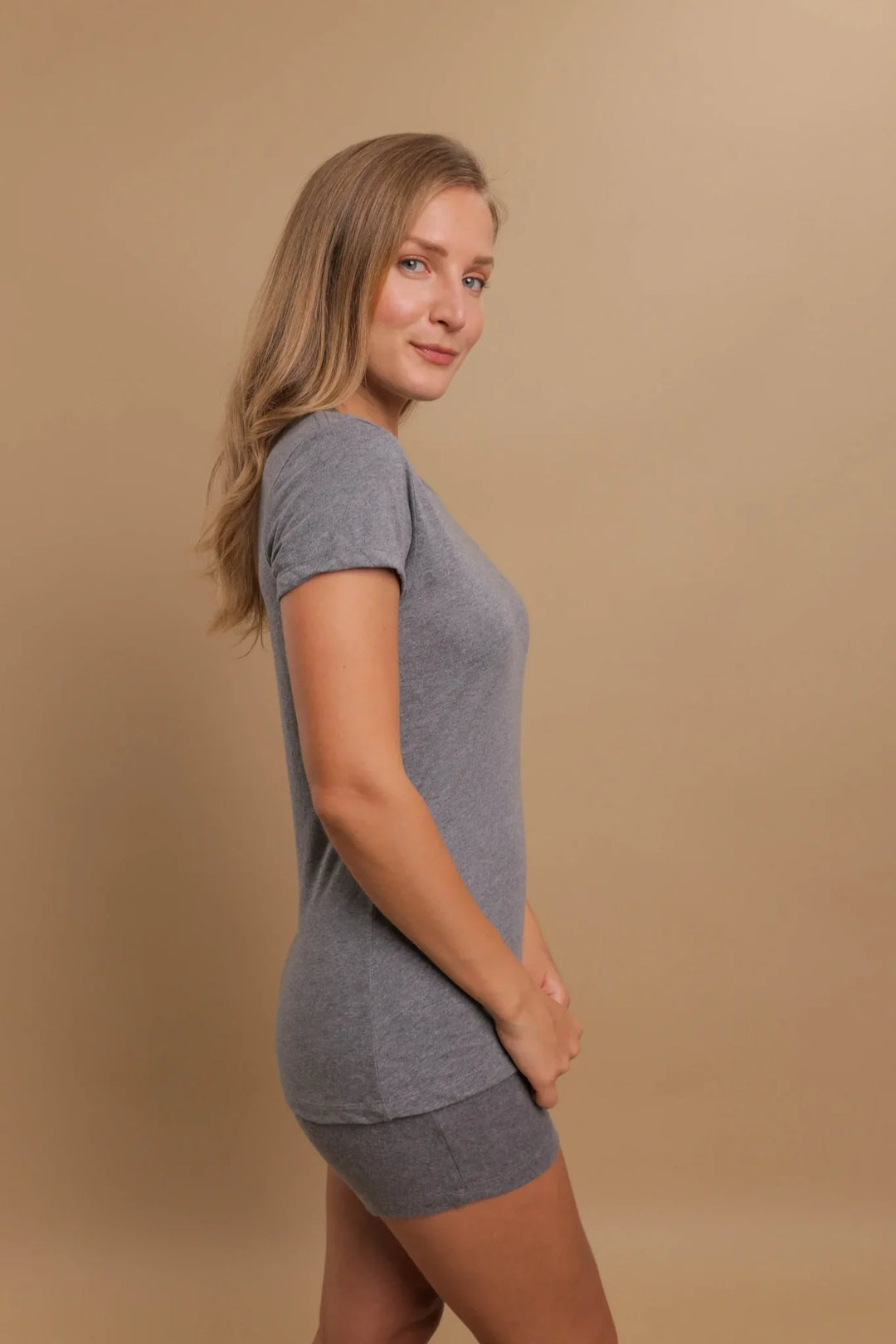 Chemise à manches courtes et col rond pour femmes
