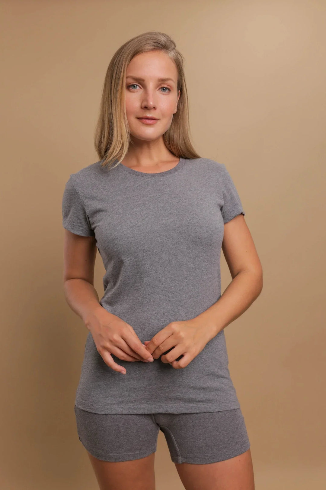 Chemise à manches courtes et col rond pour femmes