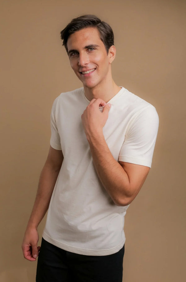 Man wearing a short-sleeve organic cotton crew neck t-shirt for sensitive skin